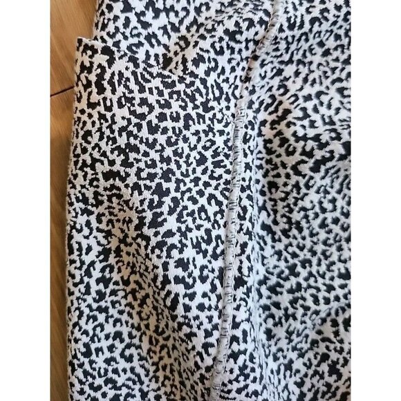 ATHLETA Leopard Leggings ULTIMATE STASH Textured 7/8 Tailwind Black White S - Picture 9 of 12